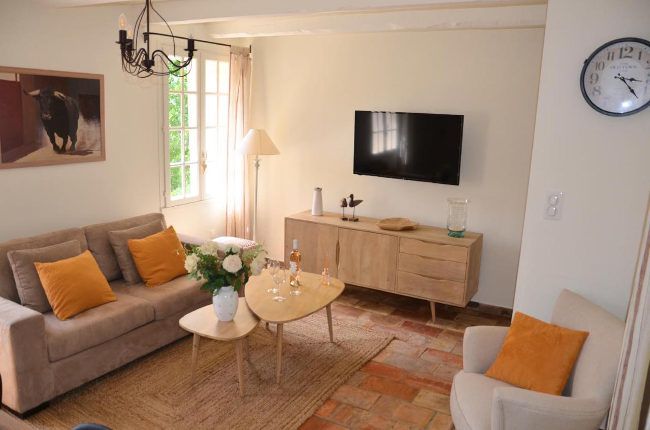 Le Jas Des Parpaillous Apartment L'Isle-sur-la-Sorgue Luaran gambar