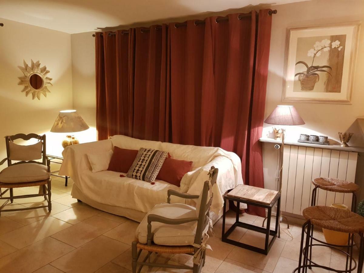 Le Jas Des Parpaillous Apartment L'Isle-sur-la-Sorgue Luaran gambar