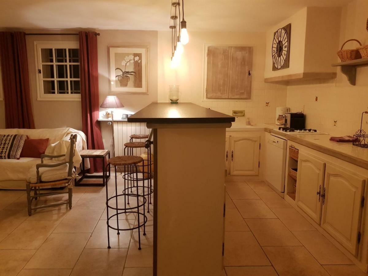 Le Jas Des Parpaillous Apartment L'Isle-sur-la-Sorgue Luaran gambar