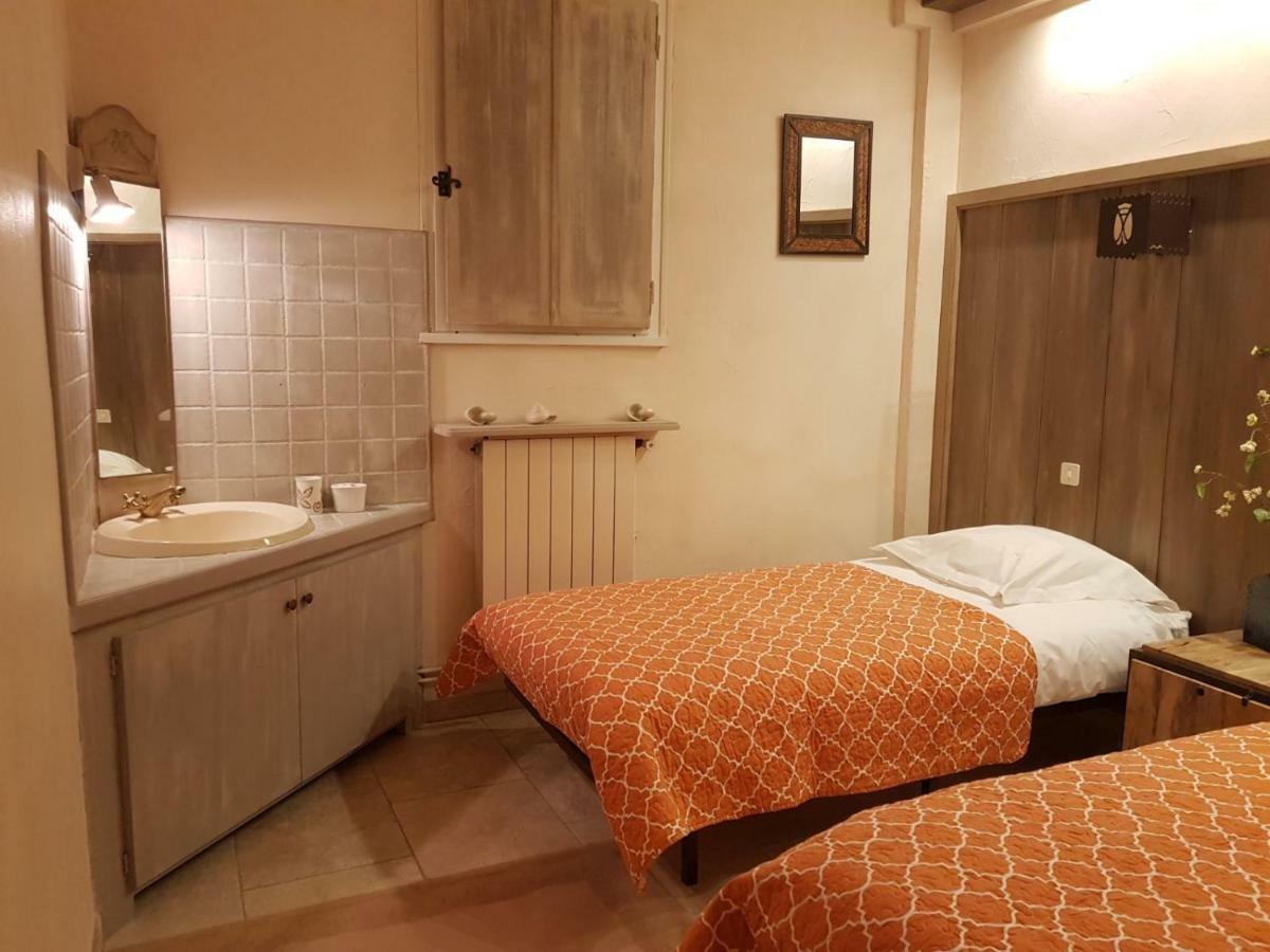 Le Jas Des Parpaillous Apartment L'Isle-sur-la-Sorgue Luaran gambar